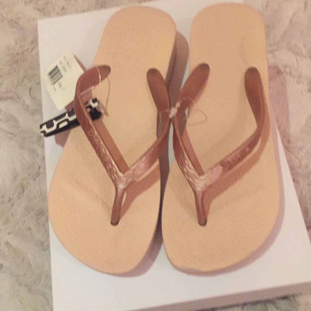 NWT Ipamema flip flops from the Jerrie Shop